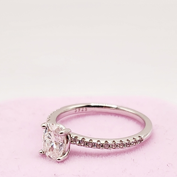 1 Carat Oval Moissanite Band - Picture 3 of 6